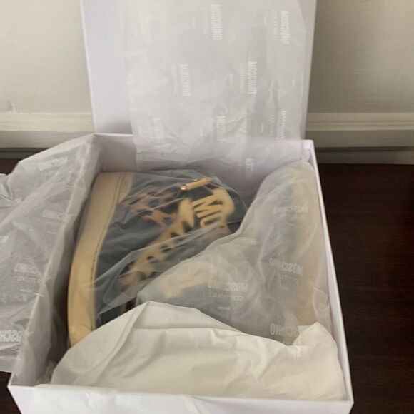 Moschino genuine calf hair detail basket sneaker size 7 new - Picture 11 of 16